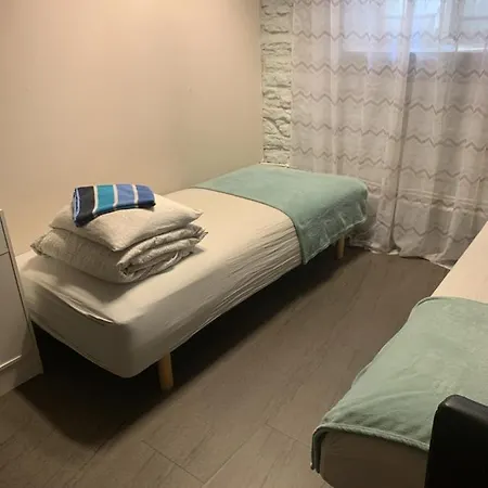 Hostel For Single Only *